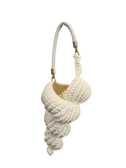 Suzie's Sunshine Dolls cream crocheted seashell handbag with braided rope handle.