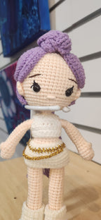Suzie's Sunshine Dolls Rumi K-Pop Demon Hunter amigurumi doll with lilac hair, white outfit, and gold belt.